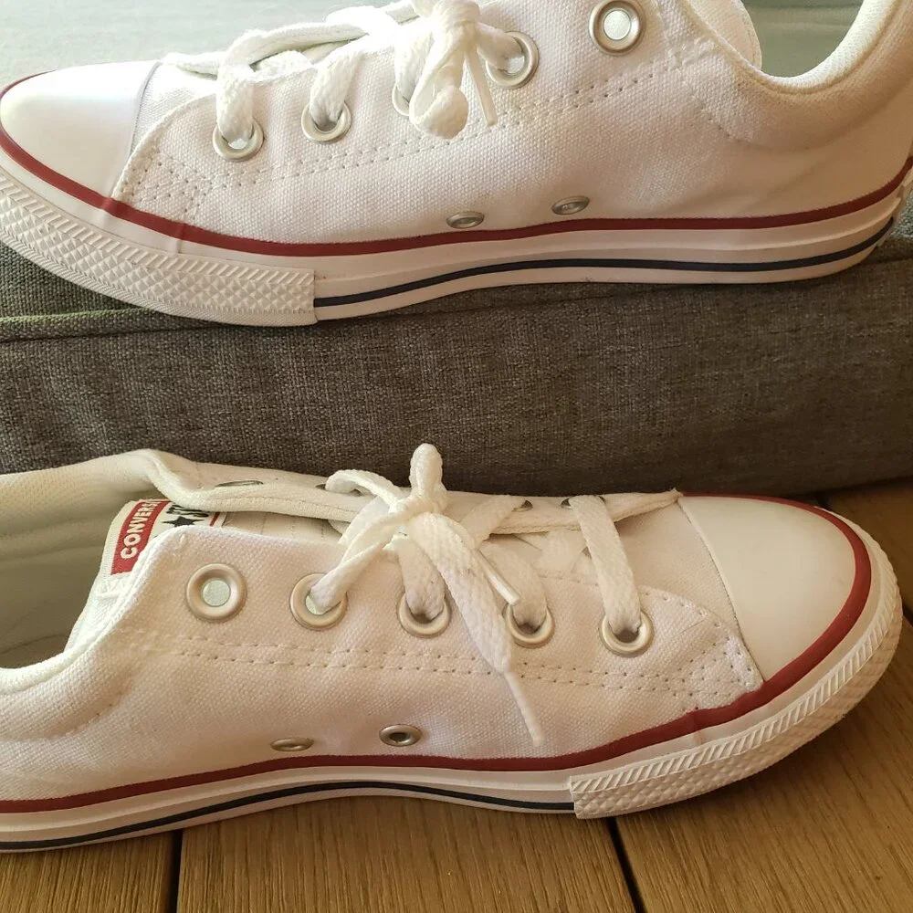 BNWoT CTAS Converse A01694F youth street bright white lace (2.5) KICKS